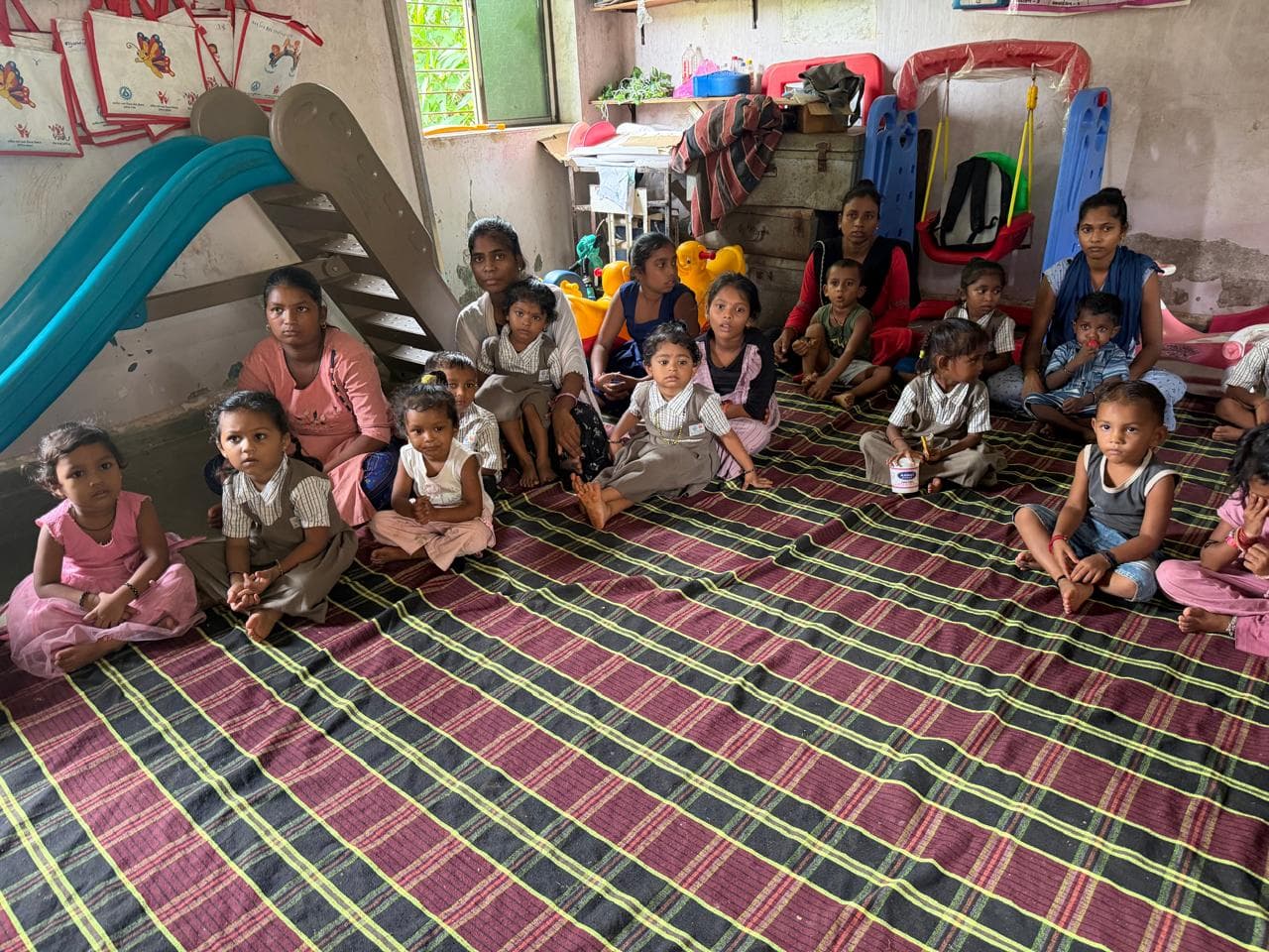 Frock Distribution, Sarigam
