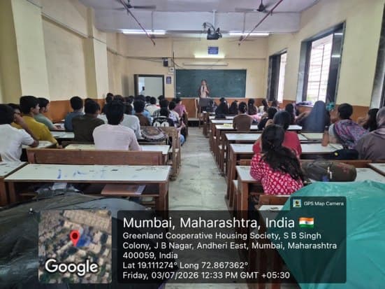 A packed lecture hall at Shriniwas Bagarka College during the Academic Motivation programme